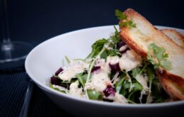 garden salad with toasted bread